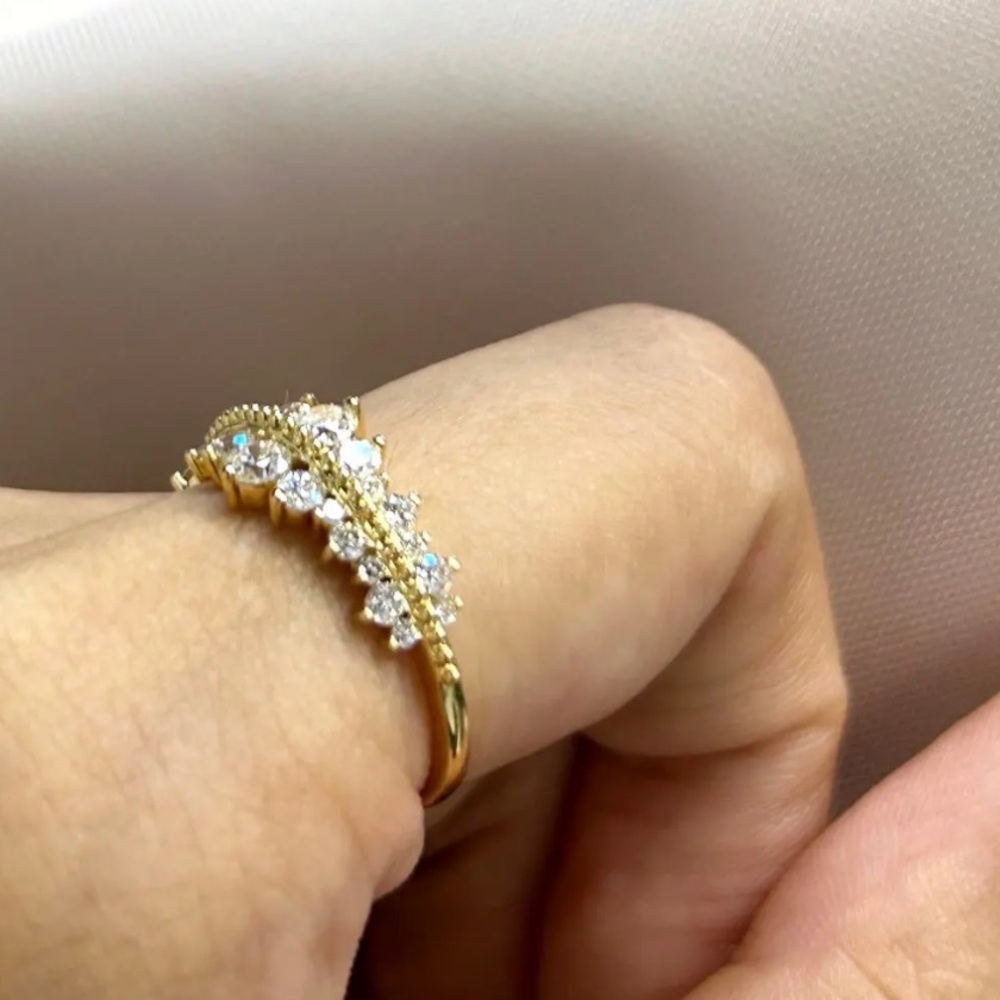 Brilliant Cut Diamond Wedding band in approximately 0.85 tcw. In 14 kt gold plat - Picture 6 of 13